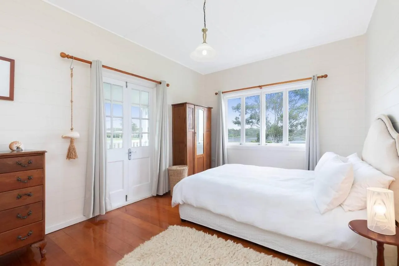 Coastal Queenslander With Fraser Island Views Boonooroo 0*,