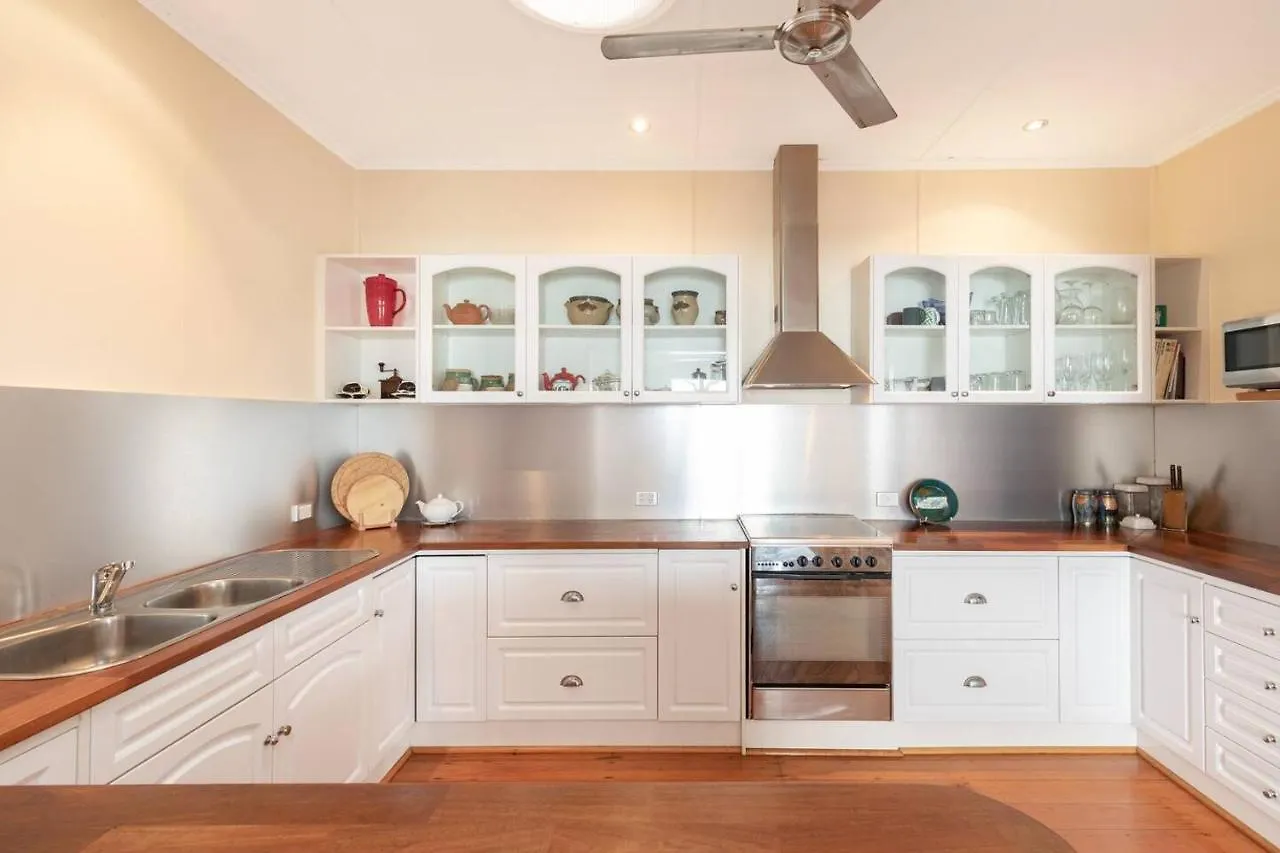 Coastal Queenslander With Fraser Island Views Boonooroo 0*,